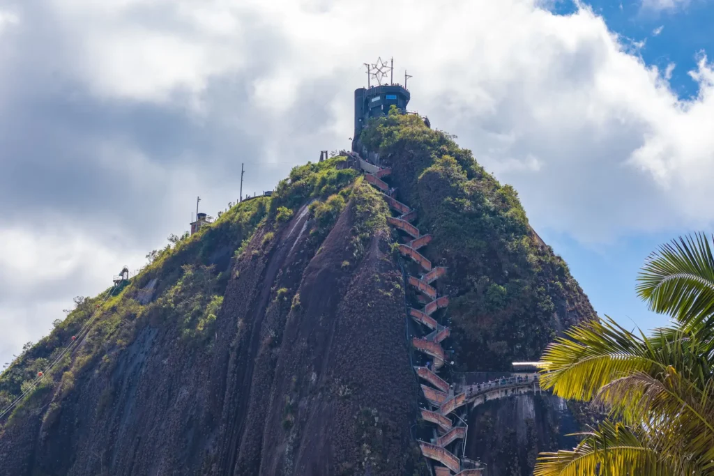 piedra del peñol guatape 11